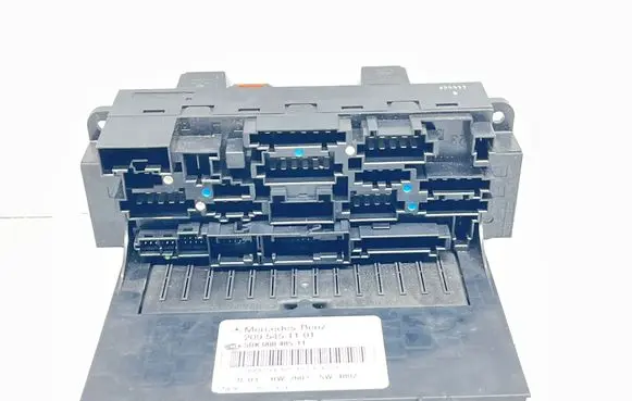 Mercedes-Benz CLK A209 C209 Fuse module 2095451101 5DK00848511