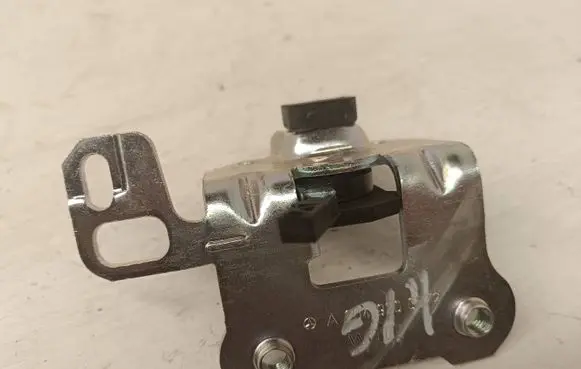Mercedes-Benz C W204 Seat back rest lock catch A2049200572
