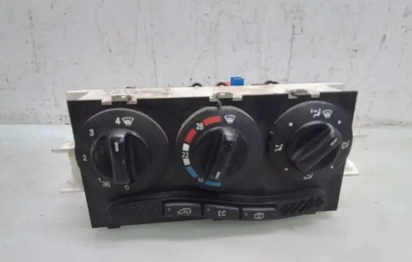 Mercedes-Benz A W168 Climate control unit 1688300485