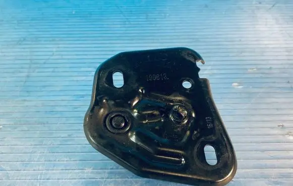 Audi A6 S6 C7 4G Engine bonnet/hood lock/latch loop/hook 4G0823186