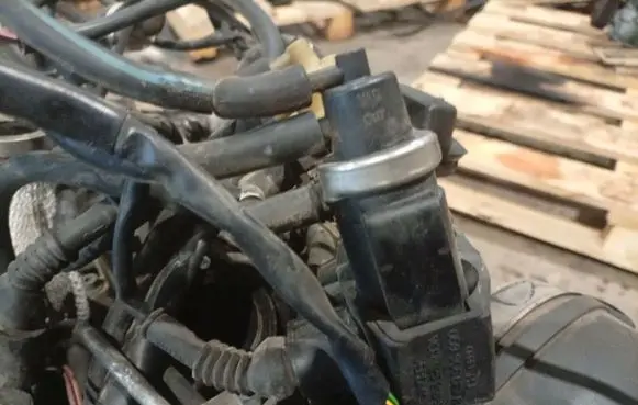 Audi A6 S6 C5 4B Turbo solenoid valve