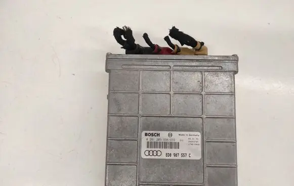 Audi A4 S4 B5 8D Engine control unit/module 0261203938 8D0907557C