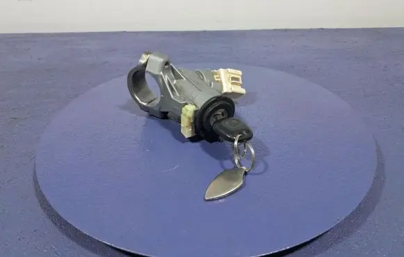 Toyota Yaris Ignition lock N0502241
