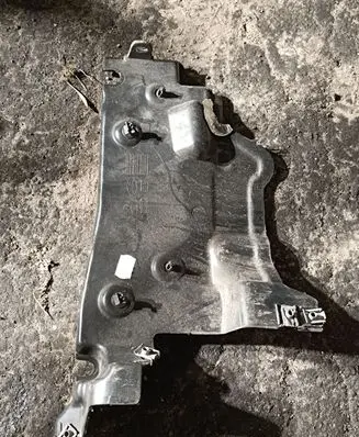Land Rover Range Rover Sport L494 Other engine bay part CPLA6D057A