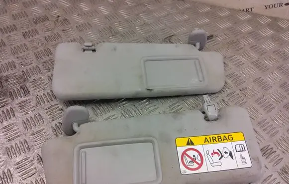 Toyota Prius (XW30) Sun visor