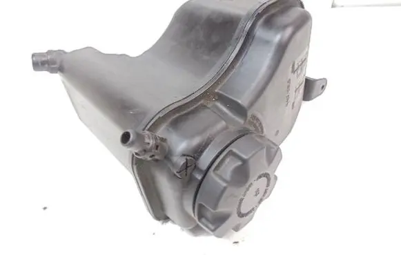 BMW 7 F01 F02 F03 F04 Coolant expansion tank/reservoir 7567462