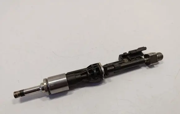 BMW 5 F10 F11 Fuel injector 13537568607