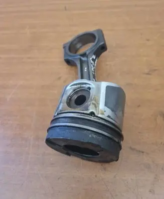 Renault Master II Piston with connecting rod