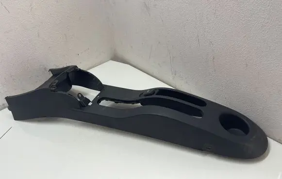 Renault Clio III Center console 8200475735 36162M