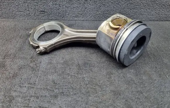 Audi Q7 4L Piston with connecting rod 057107065CA 057198401F 057198401C