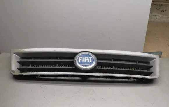 Fiat Ducato Front bumper upper radiator grill 132915801