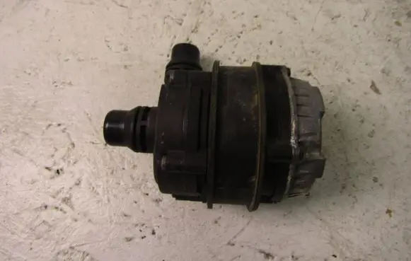 BMW 1 F20 F21 Electric auxiliary coolant/water pump 8637953