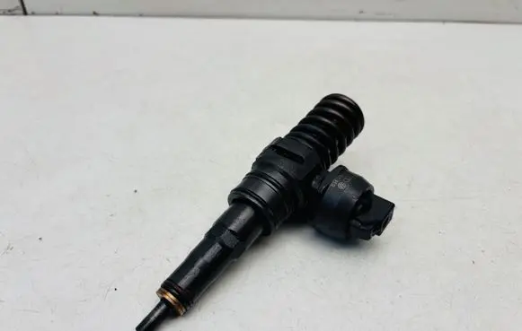 Volkswagen PASSAT B6 Fuel injector 038130080AX