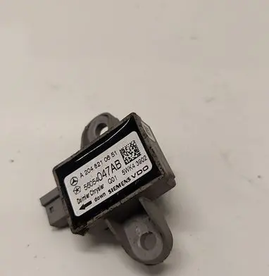Mercedes-Benz C AMG W204 Airbag deployment crash/impact sensor A2048210651
