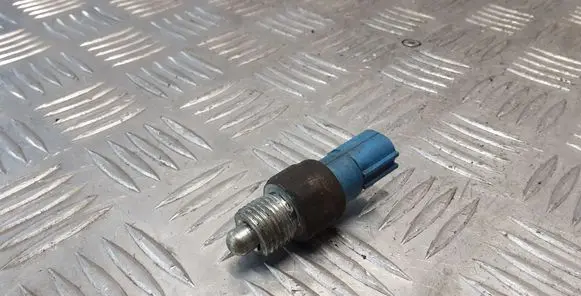 Nissan X-Trail T31 Reversing light switch sensor 