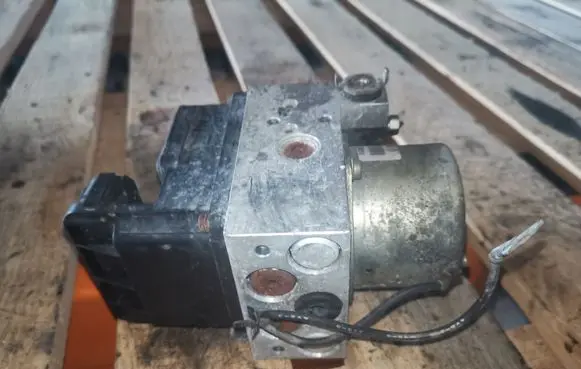 Nissan X-Trail T30 ABS Pump C47A695 TD8209