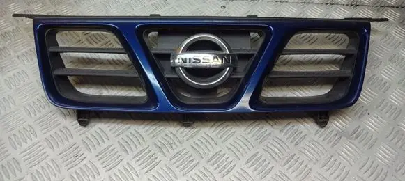 Nissan X-Trail T30 Bonnet/hood grill 