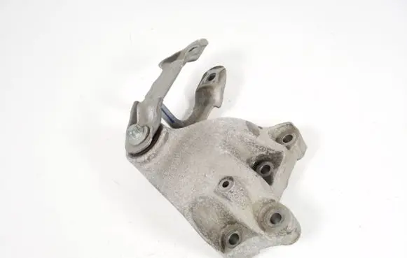 Mercedes-Benz B W246 W242 Engine mounting bracket A2462401109