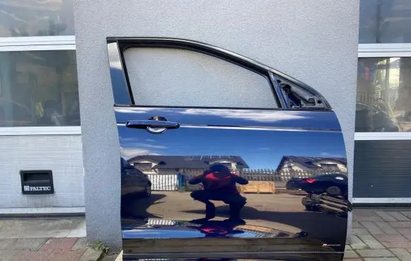 Land Rover Discovery 5 Front door