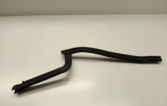 BMW X3 E83 Engine compartment rubber 8208507 3400363
