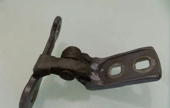 Opel Vectra C Front door upper hinge