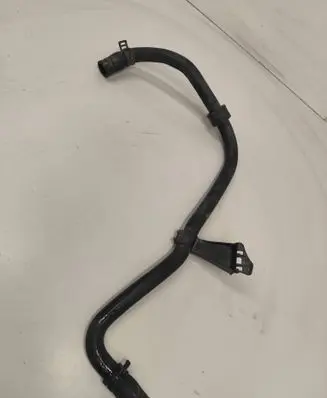 Volkswagen PASSAT B6 Engine coolant pipe/hose 1K0133687B