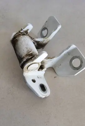 Dodge Durango Rear door lower hinge
