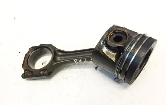 Seat Toledo I (1L) Piston with connecting rod 79l46 m071