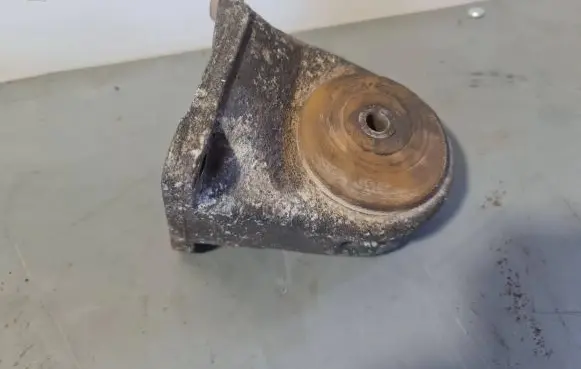 Audi 80 90 B3 Rear differential/diff mount bracket 893599133
