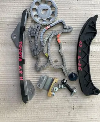 Toyota Auris E180 Timing chain (engine) 