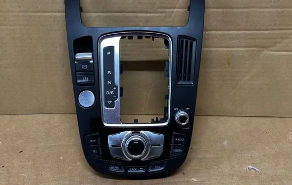 Audi A5 8T 8F Head unit multimedia control 8T0919611L 900255050001