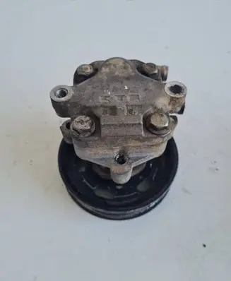 Volkswagen Transporter - Caravelle T5 Power steering pump