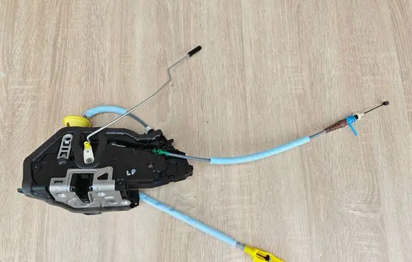 BMW 4 G22 G23 G24 G26 Front door lock 7445041