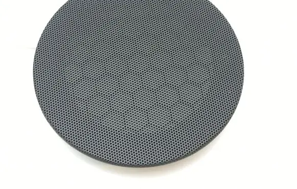 Chrysler 300 - 300C Side speaker trim/cover OUZ93TRMAB