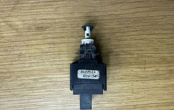 Volvo V70 Brake pedal sensor switch 8622064
