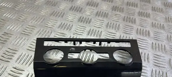 Skoda Superb B8 (3V) Climate control/heater control trim 3V0820075B