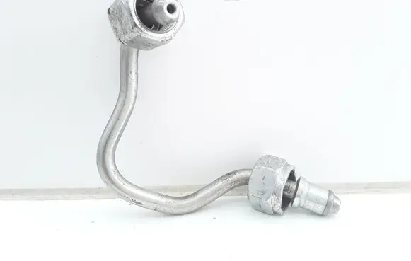 BMW 5 F10 F11 Fuel injector supply line/pipe 