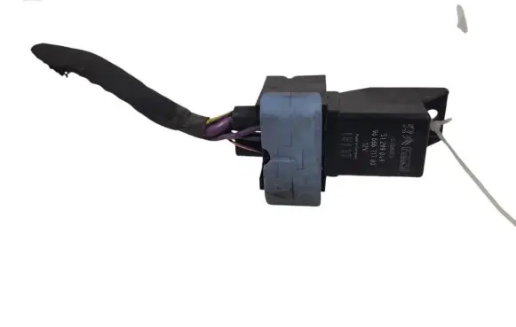 Volvo V40 Glow plug pre-heat relay 51299049 9666671780