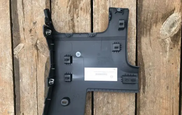 Volkswagen Touareg II Dashboard lower bottom trim panel 7P2858368