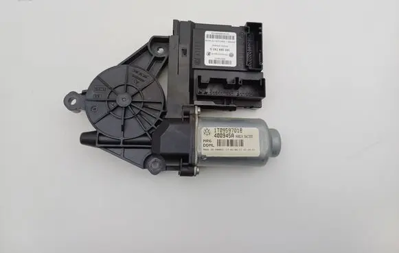 Volkswagen Caddy Front door window regulator motor 1T0959701B 1K0959793G