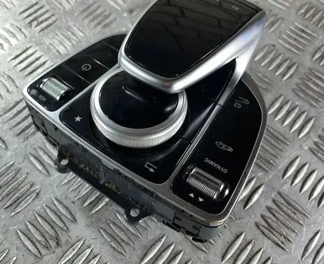 Mercedes-Benz C AMG W205 Head unit multimedia control A2059009927 A2059059306 A2059005915