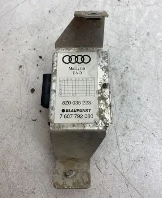 Audi A2 Sound amplifier 8Z0035223