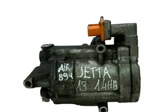 Volkswagen Jetta VI Air conditioning (A/C) compressor (pump) 5C0820803F