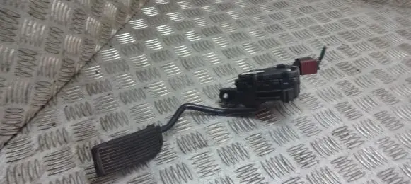 Nissan Almera N16 Accelerator throttle pedal 18002AU410