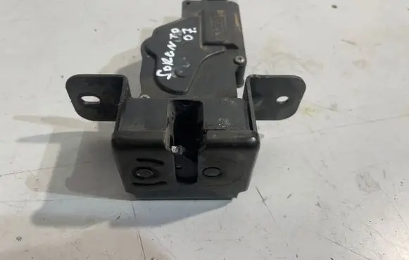 KIA Sorento Tailgate window lock/catch/latch 871303E000