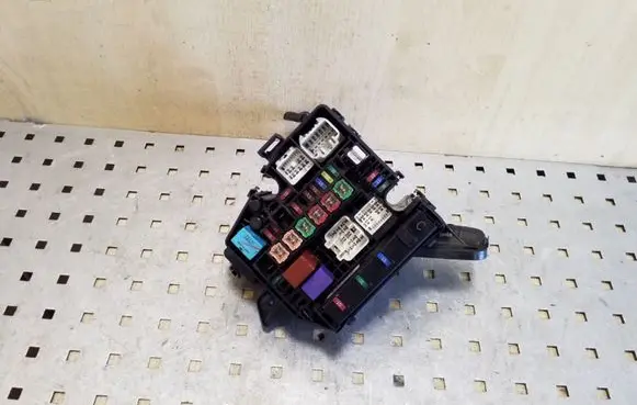 Toyota Yaris Fuse box set