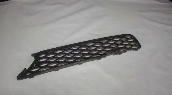 Mercedes-Benz R W251 Front bumper lower grill A2518850153
