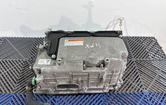 Toyota Prius+ (ZVW40) Voltage converter inverter G920047190 3172471980A