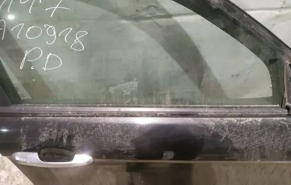 Alfa Romeo 147 Front door glass trim molding