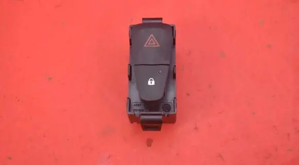Dacia Sandero Hazard light switch E3160101